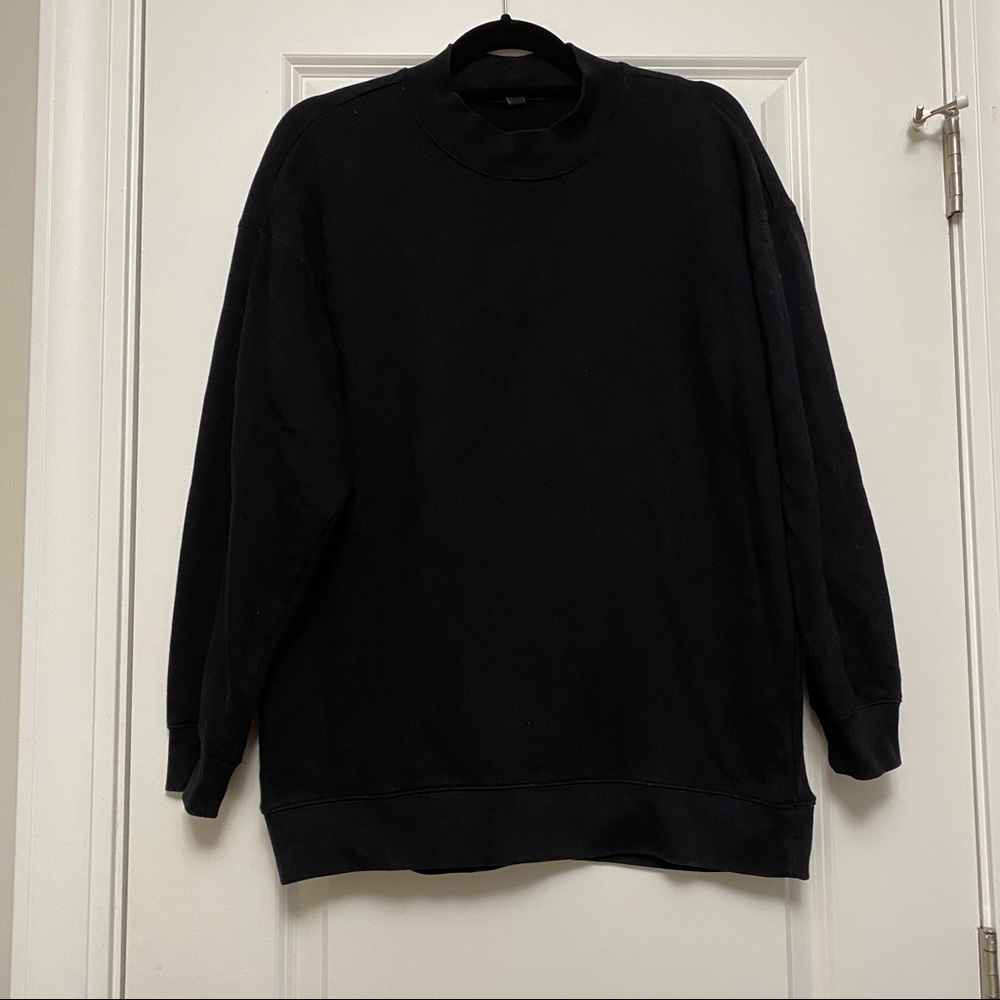 Uniqlo Black Mockneck Sweater, M